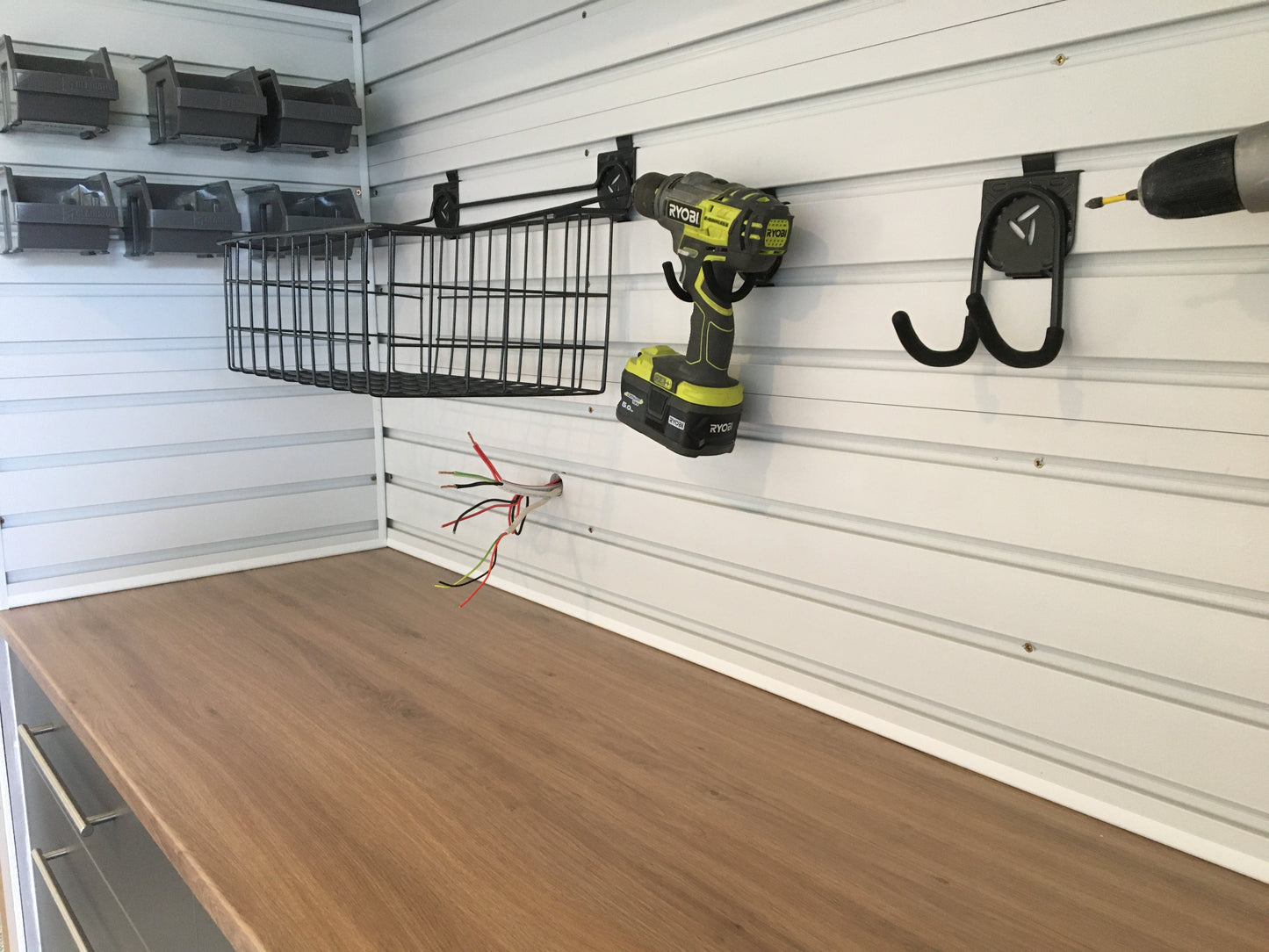 SHOWROOM Custom Corner