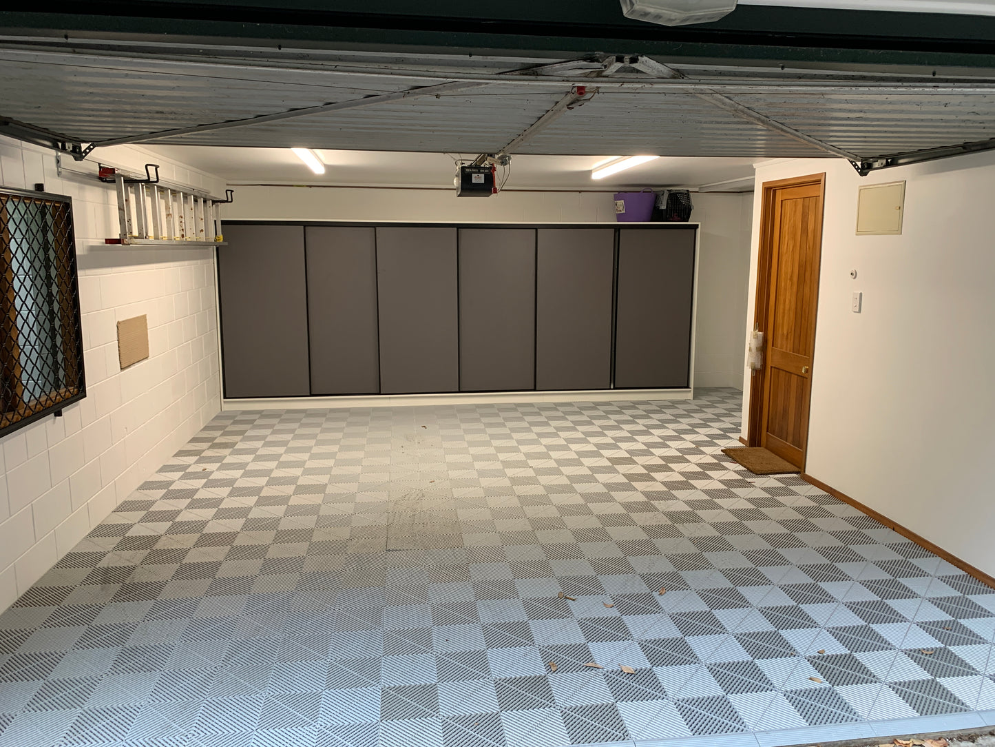 SHOWROOM Sliding Door Solutions