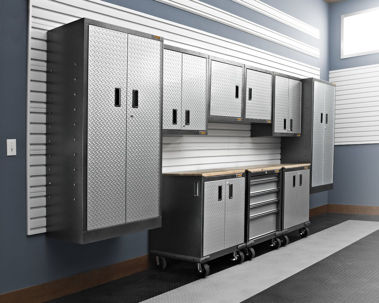 SHOWROOM Cabinets built for garages