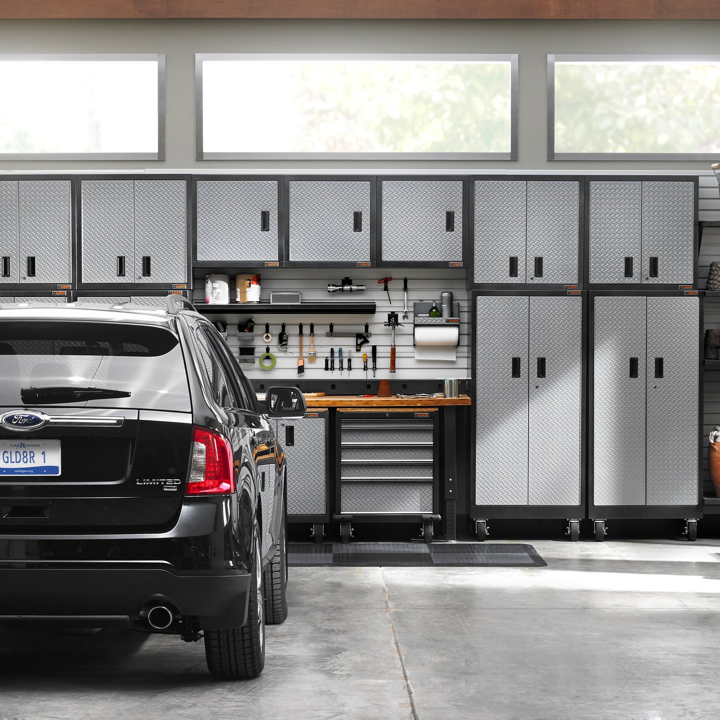 SHOWROOM Claim your garage back!