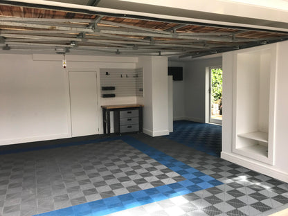 SHOWROOM Flexible but tough flooring tiles